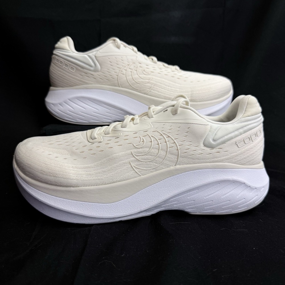 Topo Athletics Atmos 2 Womens Size 9 Road Running Shoes Cream‎ White Sneakers